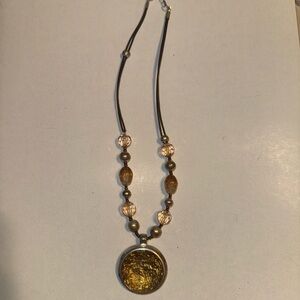 Elegant Gold Pendant Necklace